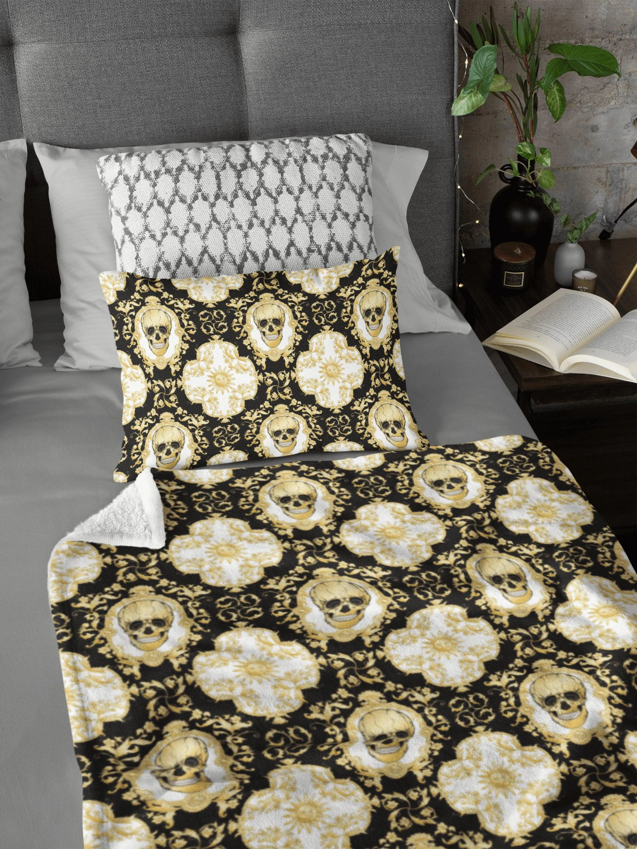 Modern Victorian Gold Baroque Skull Design Soft Fluffy Velvet Flannel Fleece Throw Blanket