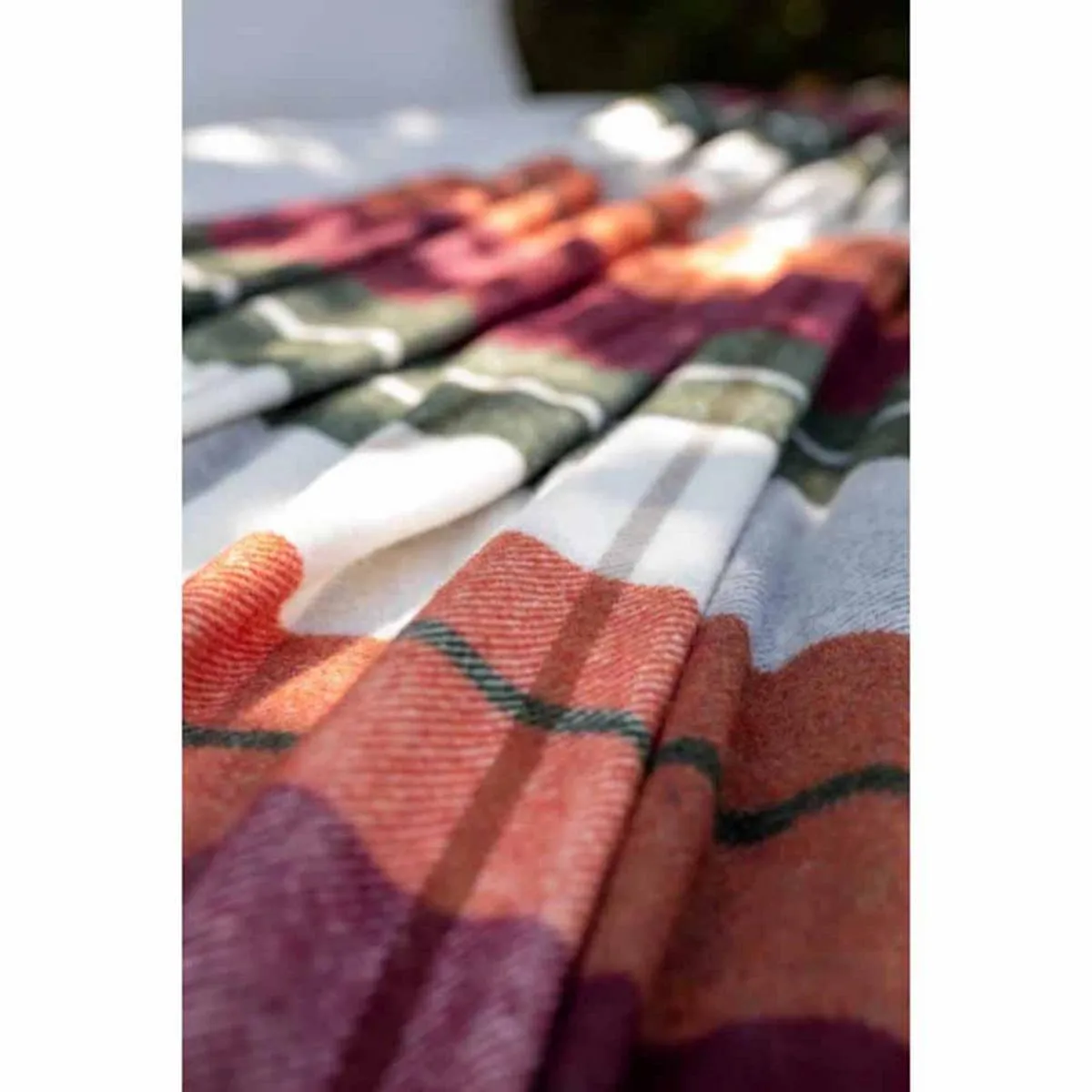 Poyet Motte Matteo Woven Throw Blanket