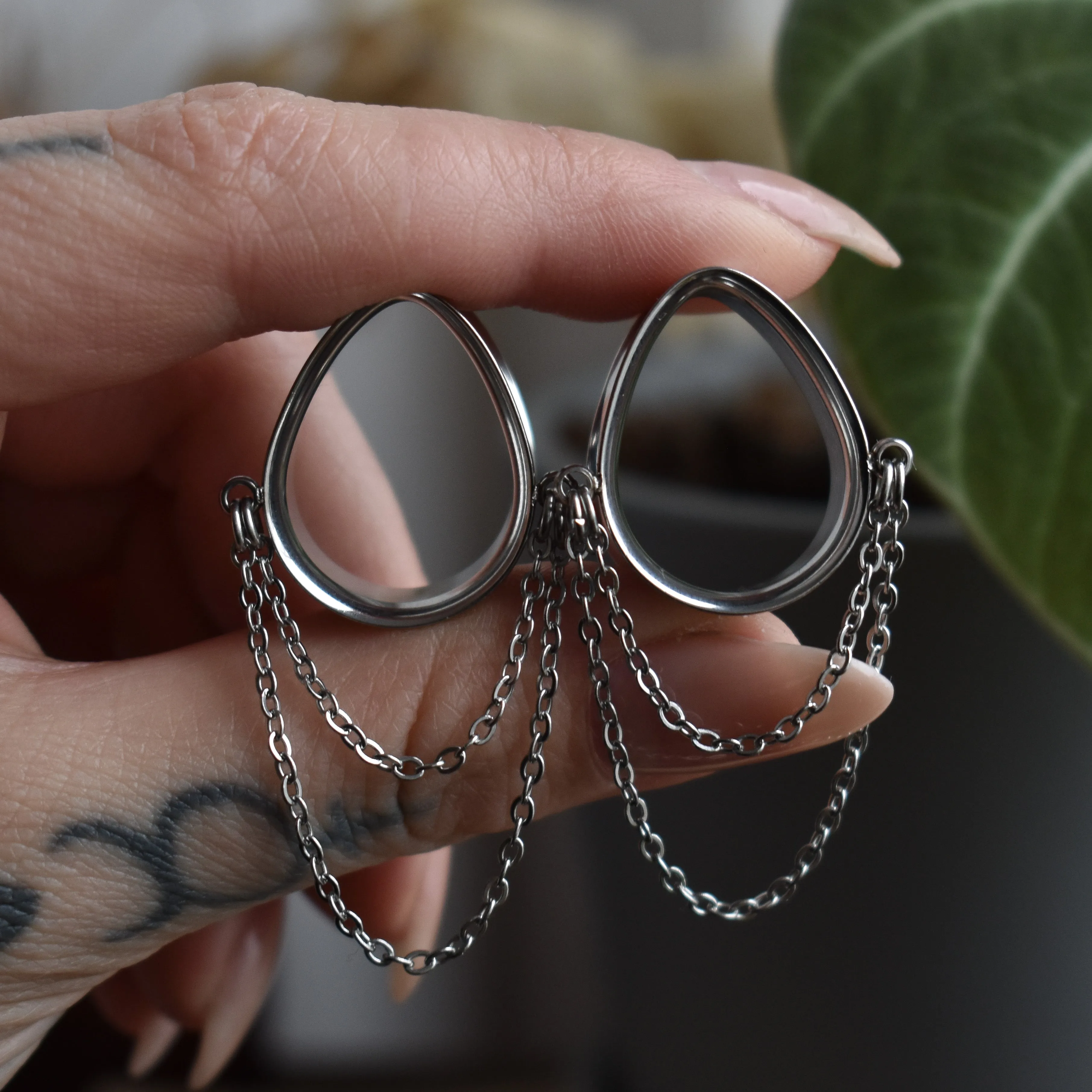 Silver Chain Flesh Tunnels